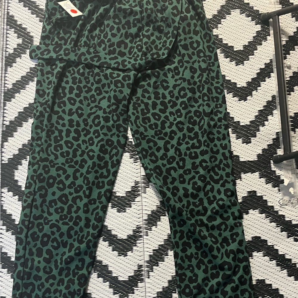 Dressed up pants for women